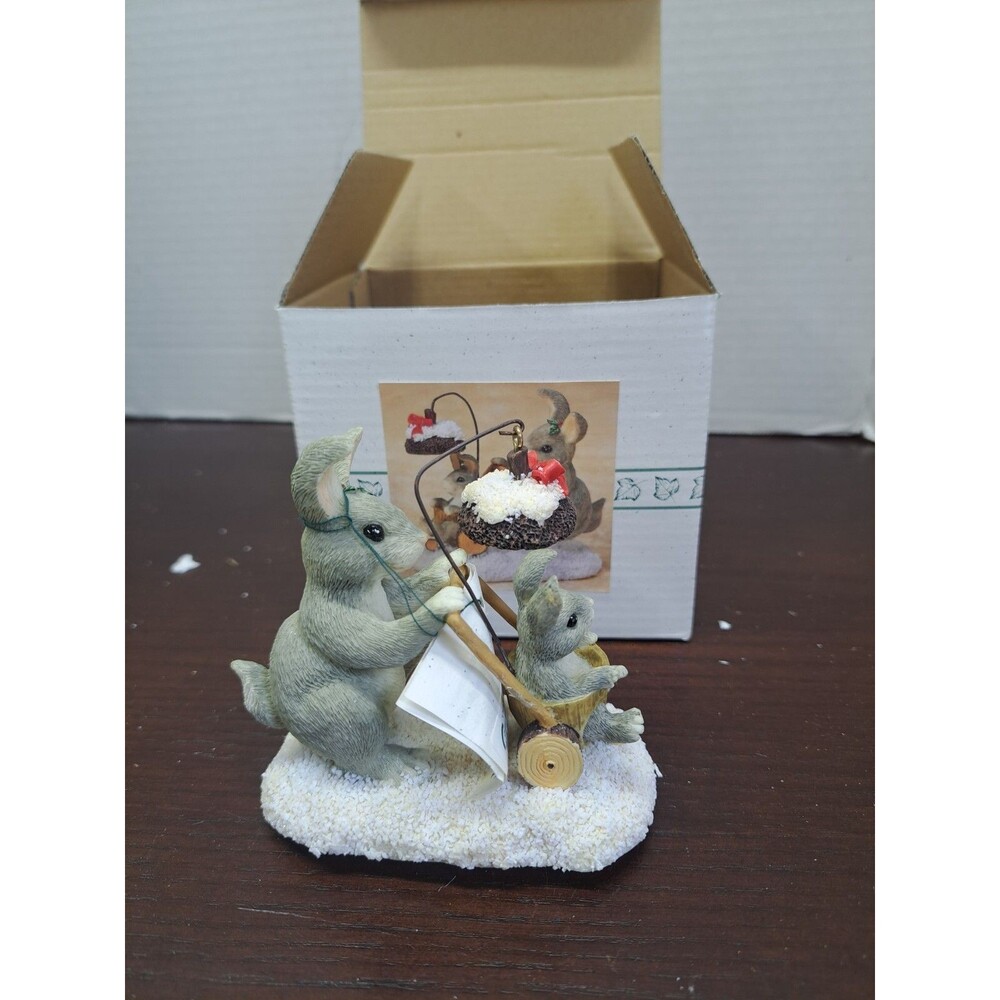 Charming Tails 1997 Christmas Stroll Figurine